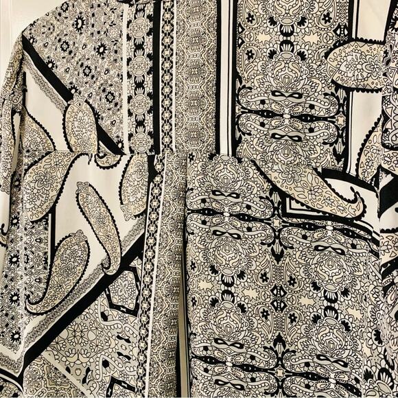 Rose & Olive | Size 1X Bohemian print blouse with buttons - Picture 6 of 9